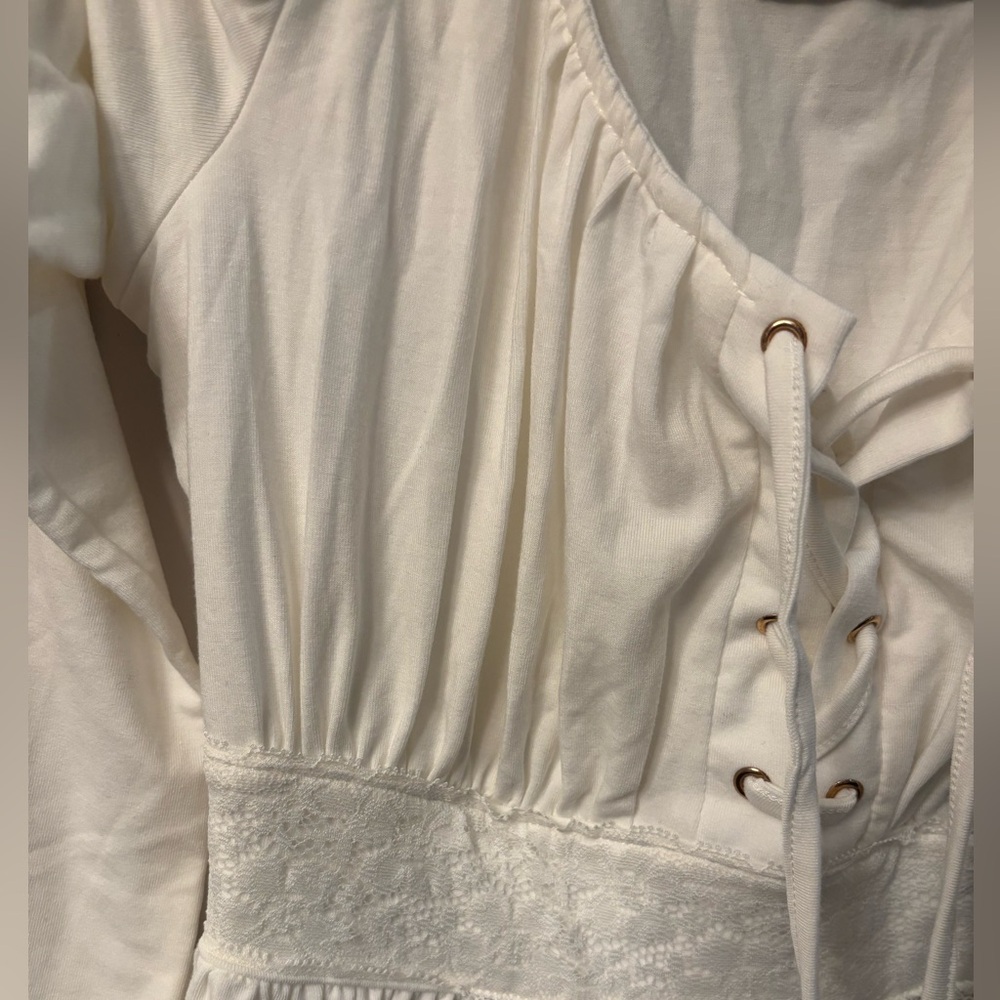 White Top - Picture 4 of 5